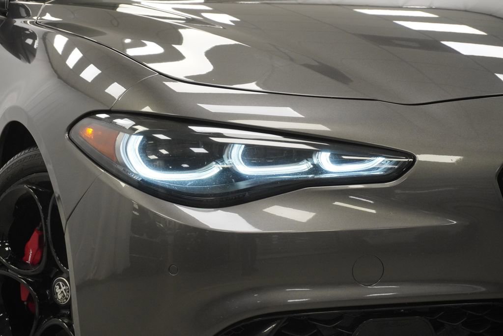 Used 2024 Alfa Romeo Giulia Veloce image 5