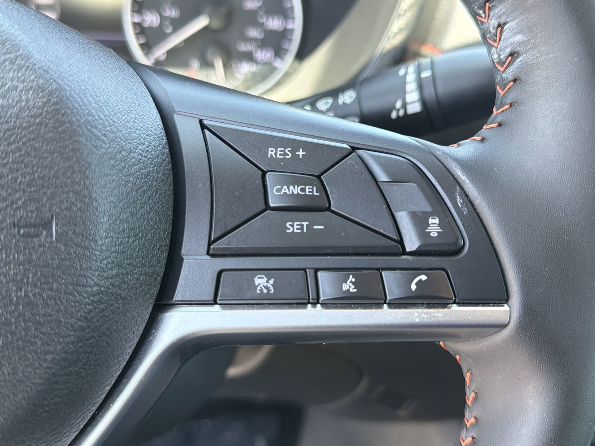 Used 2025 Nissan Sentra SR image 12