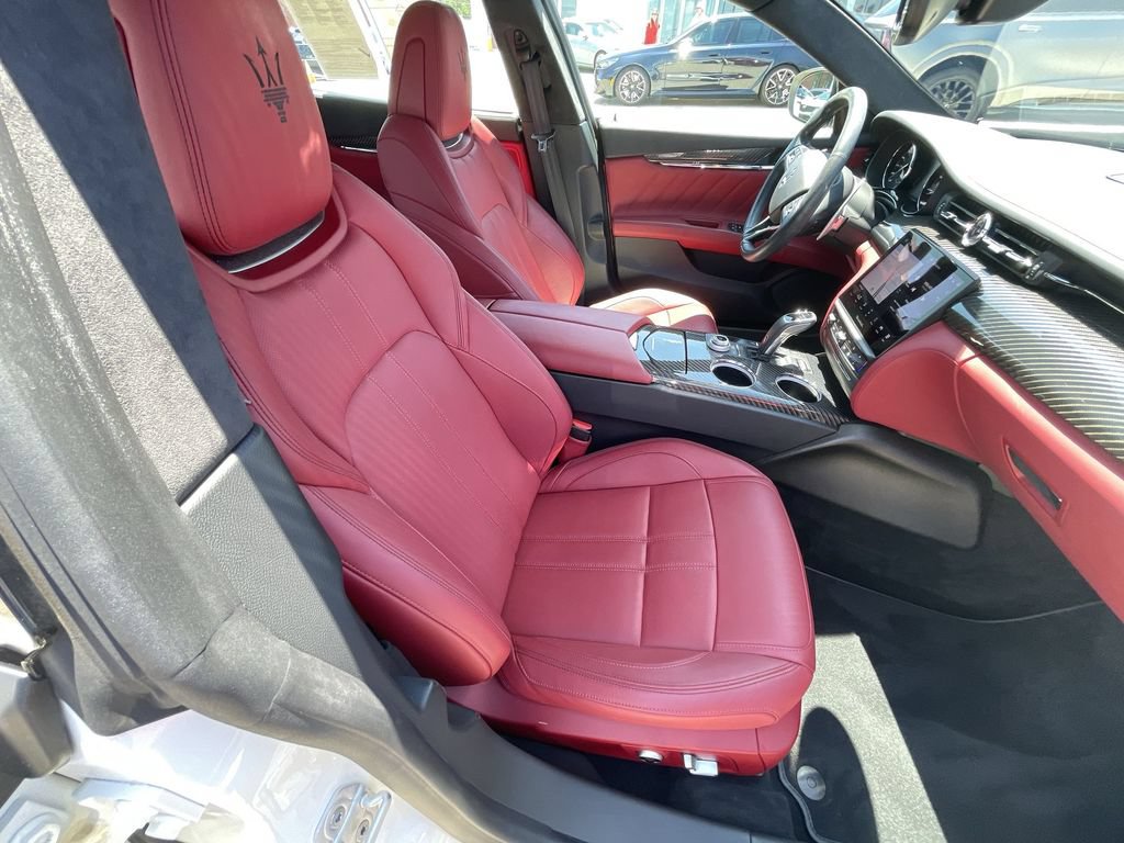 Used 2022 Maserati Quattroporte Modena RWD image 28