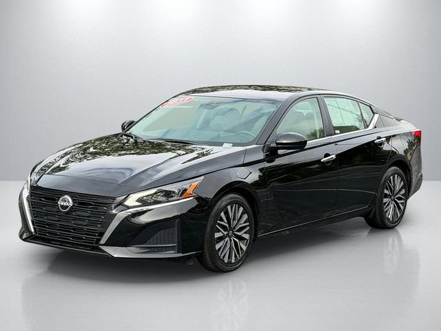 Used 2023 Nissan Altima 2.5 SV w/ SV Premium Package FWD image 3
