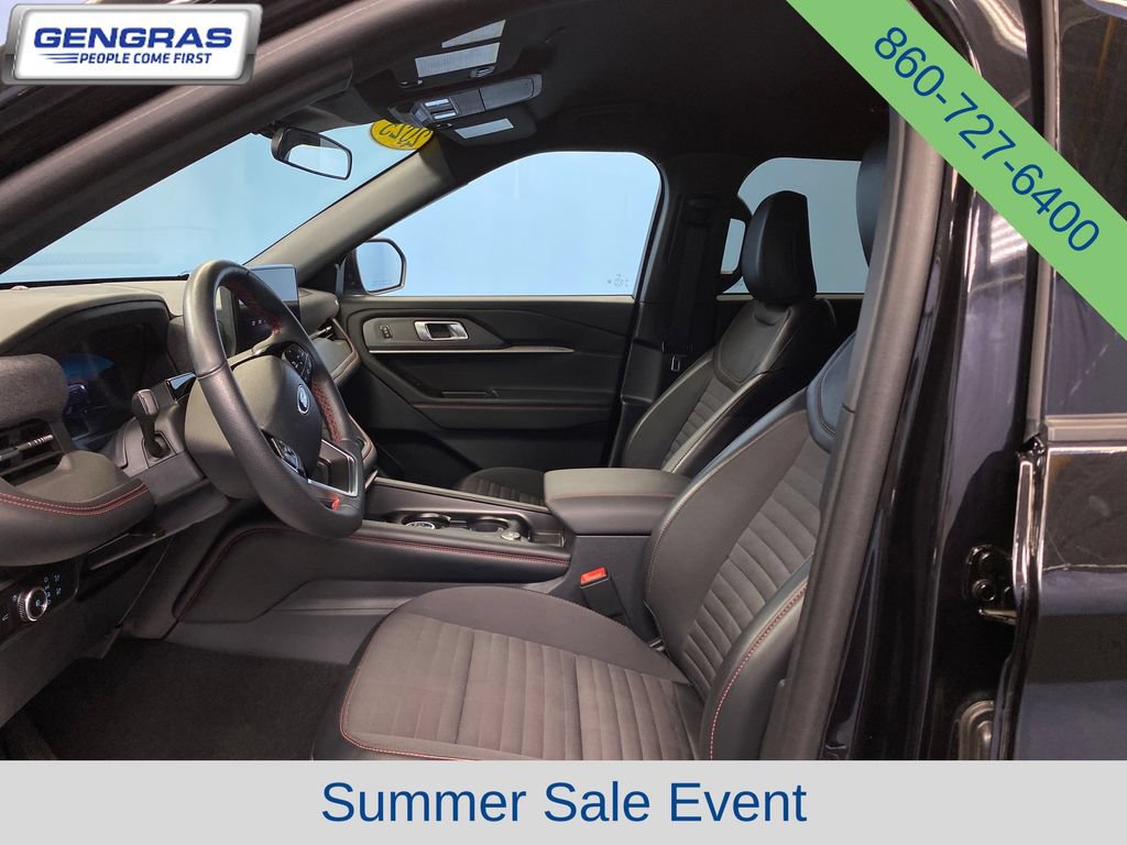 Used 2025 Ford Explorer ST-Line w/ ST-Line Street Pack AWD/4WD image 9