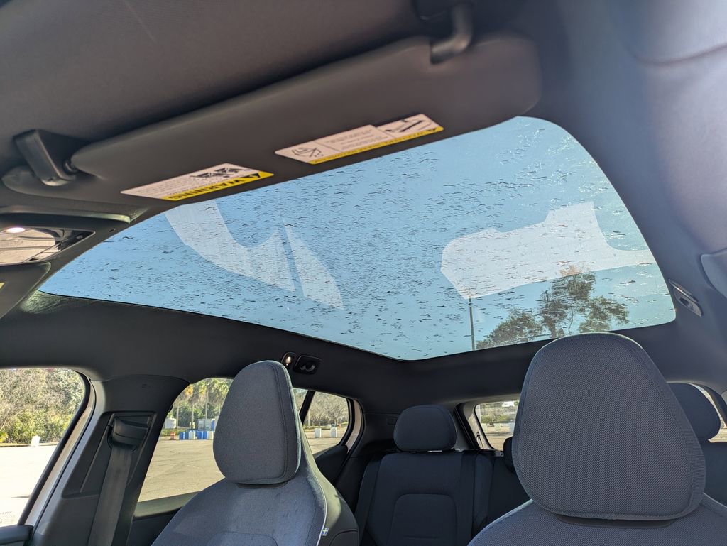 New 2026 Volvo EX30 Plus w/ Protection Package Premier image 24