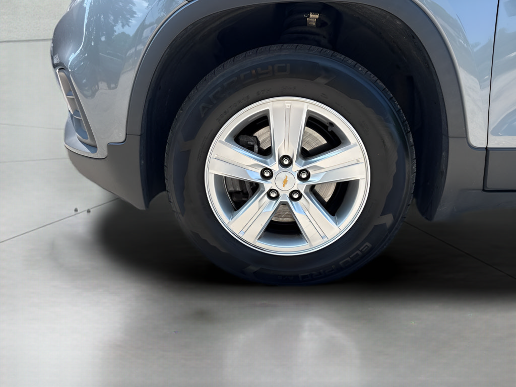 Used 2019 Chevrolet Trax LT w/ LT Convenience Package AWD/4WD image 5