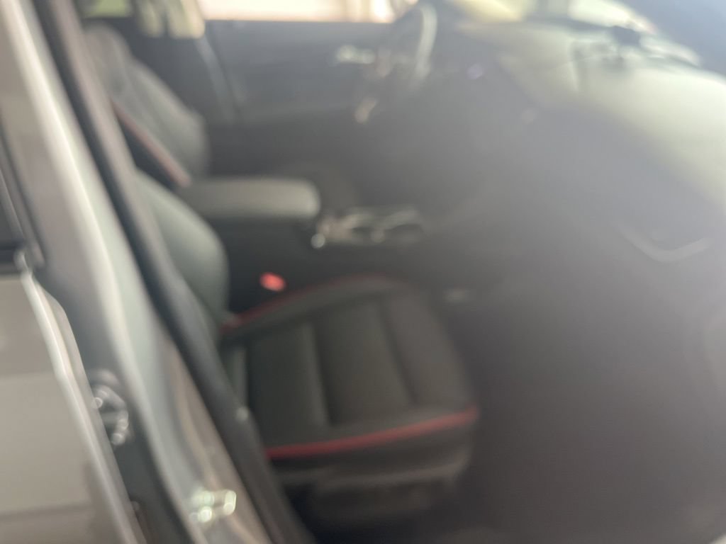 Certified 2023 Buick Envision Essence w/ Technology Package I AWD/4WD image 5