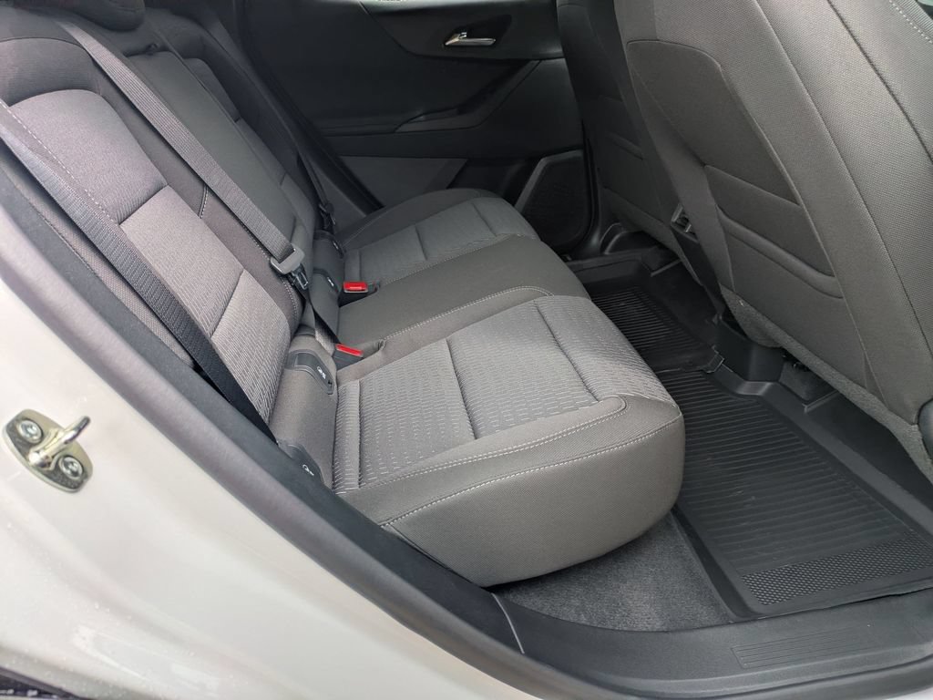 New 2026 Chevrolet Equinox LT w/ Safety and Technology Package FWD image 34