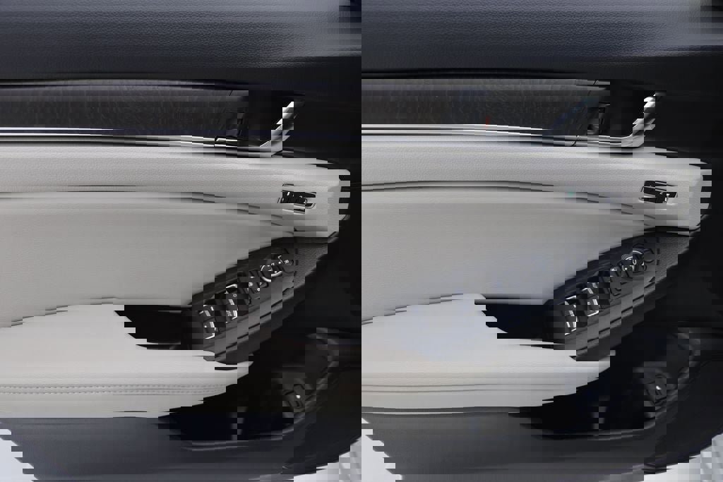 Used 2018 Honda Accord Touring image 17