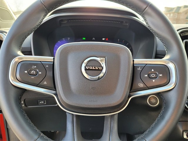 Used 2023 Volvo XC40 B5 Core image 23