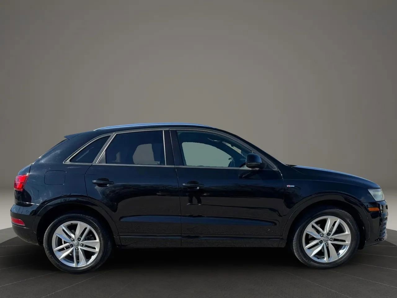 Used 2018 Audi Q3 2.0T Premium AWD/4WD image 4