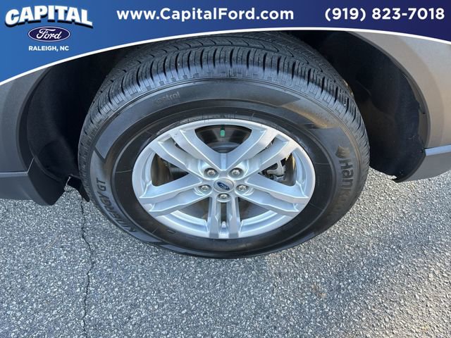 Used 2023 Ford Explorer XLT image 13