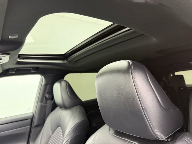 Used 2021 Toyota Highlander XSE FWD image 23