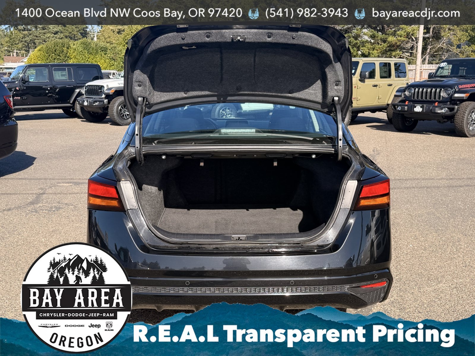 Used 2024 Nissan Altima 2.5 SV FWD image 6
