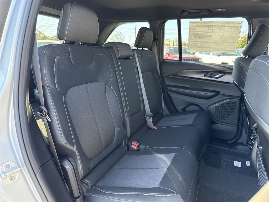 New 2025 Jeep Grand Cherokee Laredo X image 24