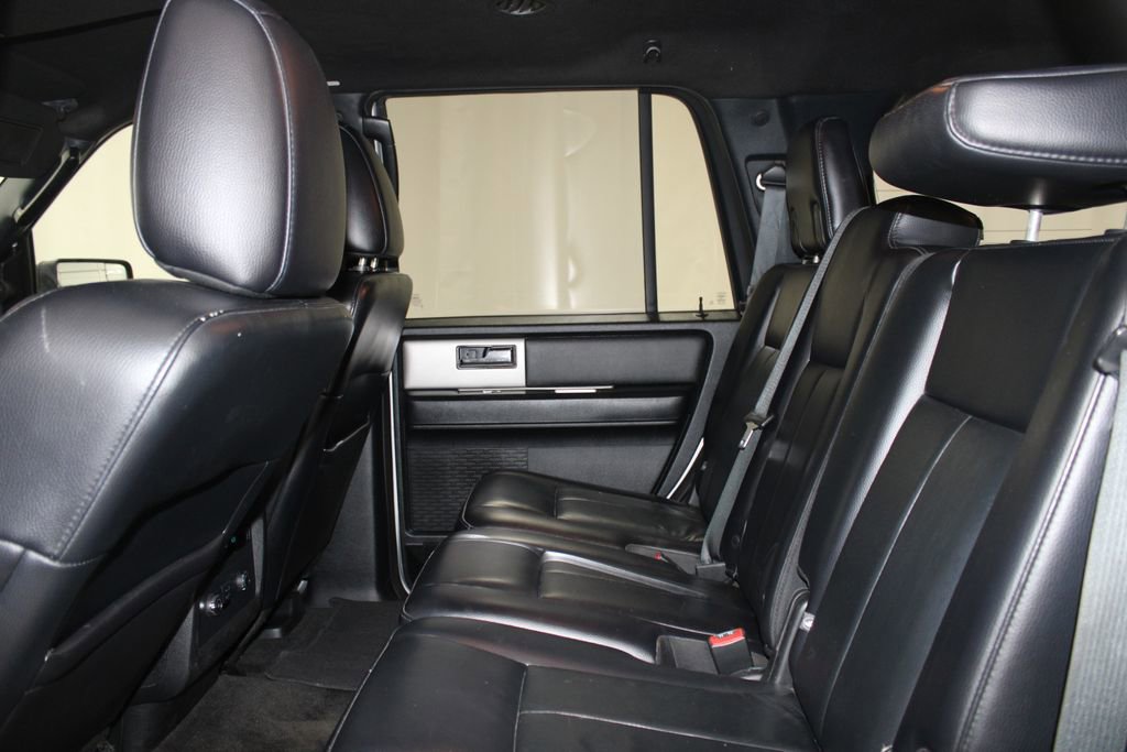 Used 2017 Ford Expedition XLT w/ Equipment Group 201A AWD/4WD image 20
