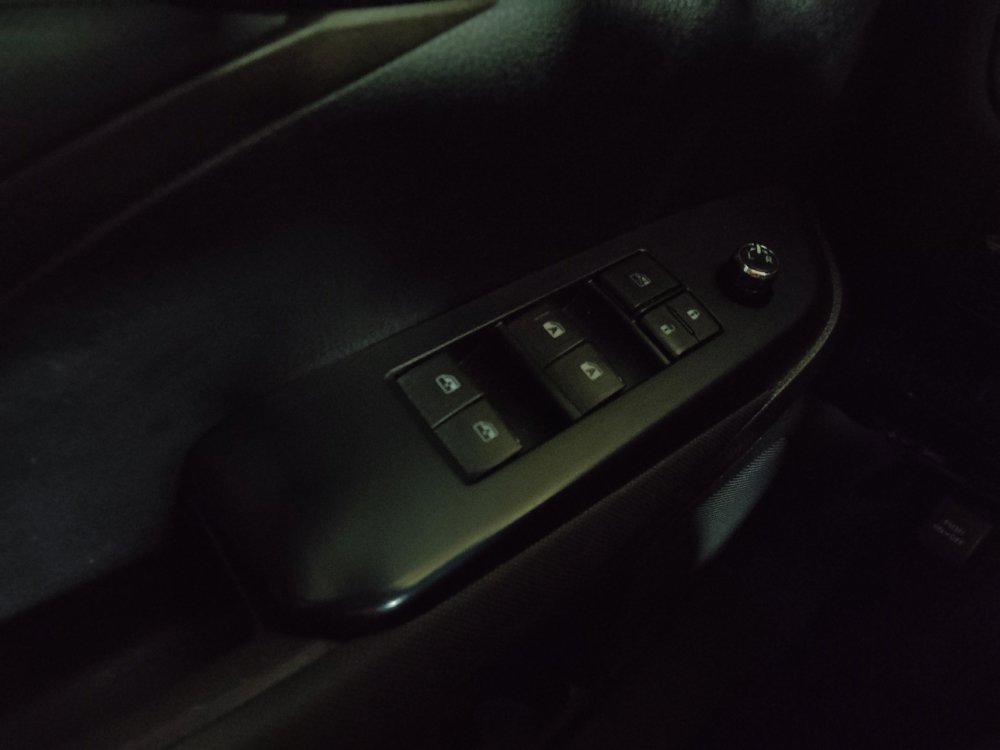 Used 2018 Toyota Highlander LE image 27