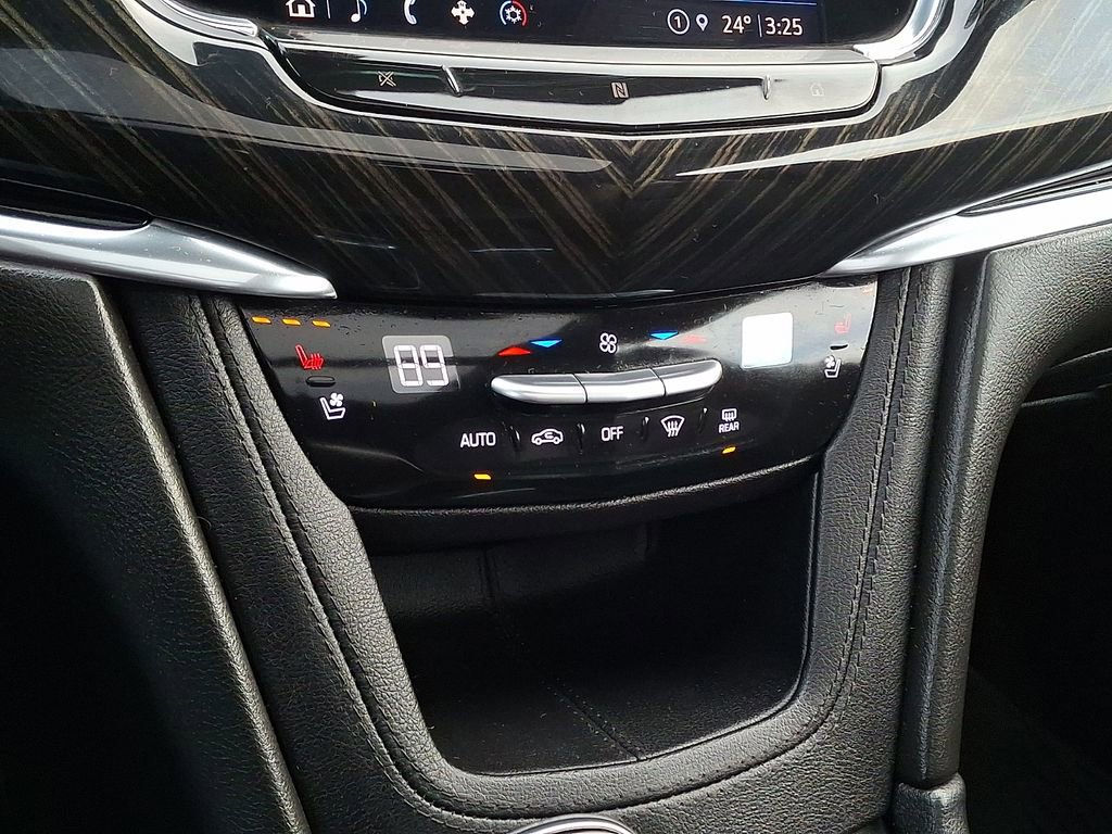 Used 2021 Cadillac XT6 Premium Luxury image 18
