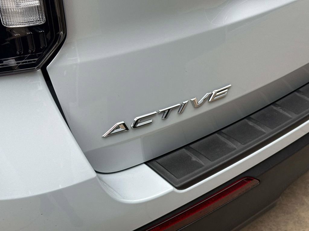 Used 2025 Ford Explorer Active image 6