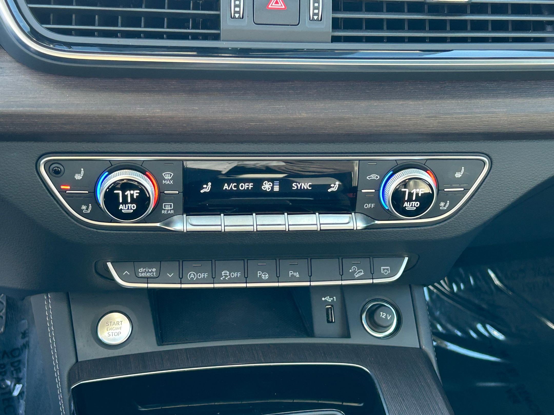 Used 2023 Audi Q5 2.0T Prestige w/ Prestige Package image 22