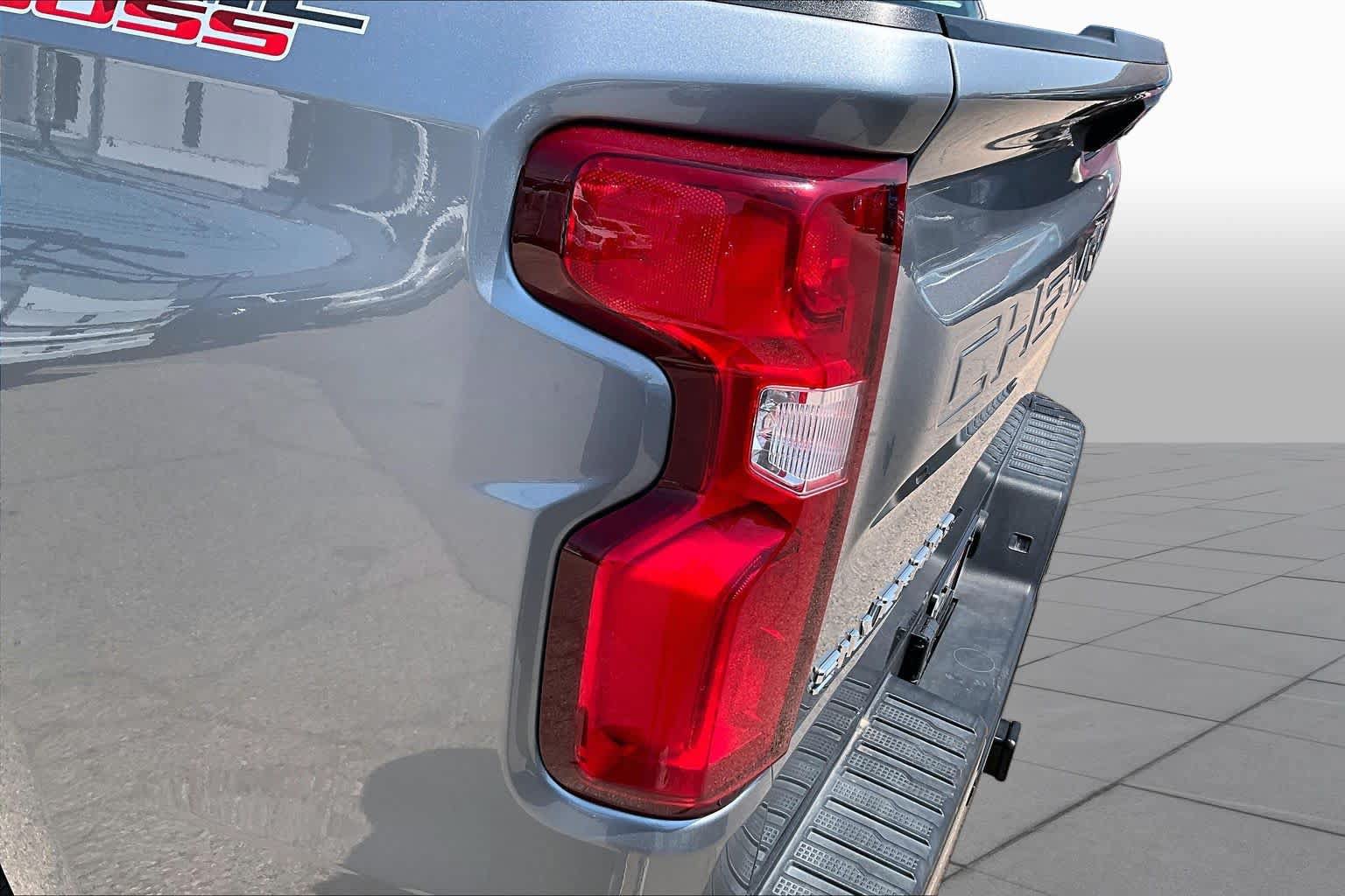 Used 2024 Chevrolet Silverado 1500 LT Trail Boss w/ LT Trail Boss Premium Package AWD/4WD image 29