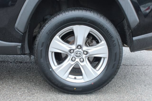 Used 2022 Toyota RAV4 XLE FWD image 34