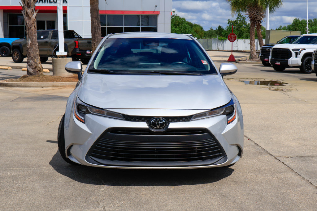 Used 2025 Toyota Corolla LE FWD image 25