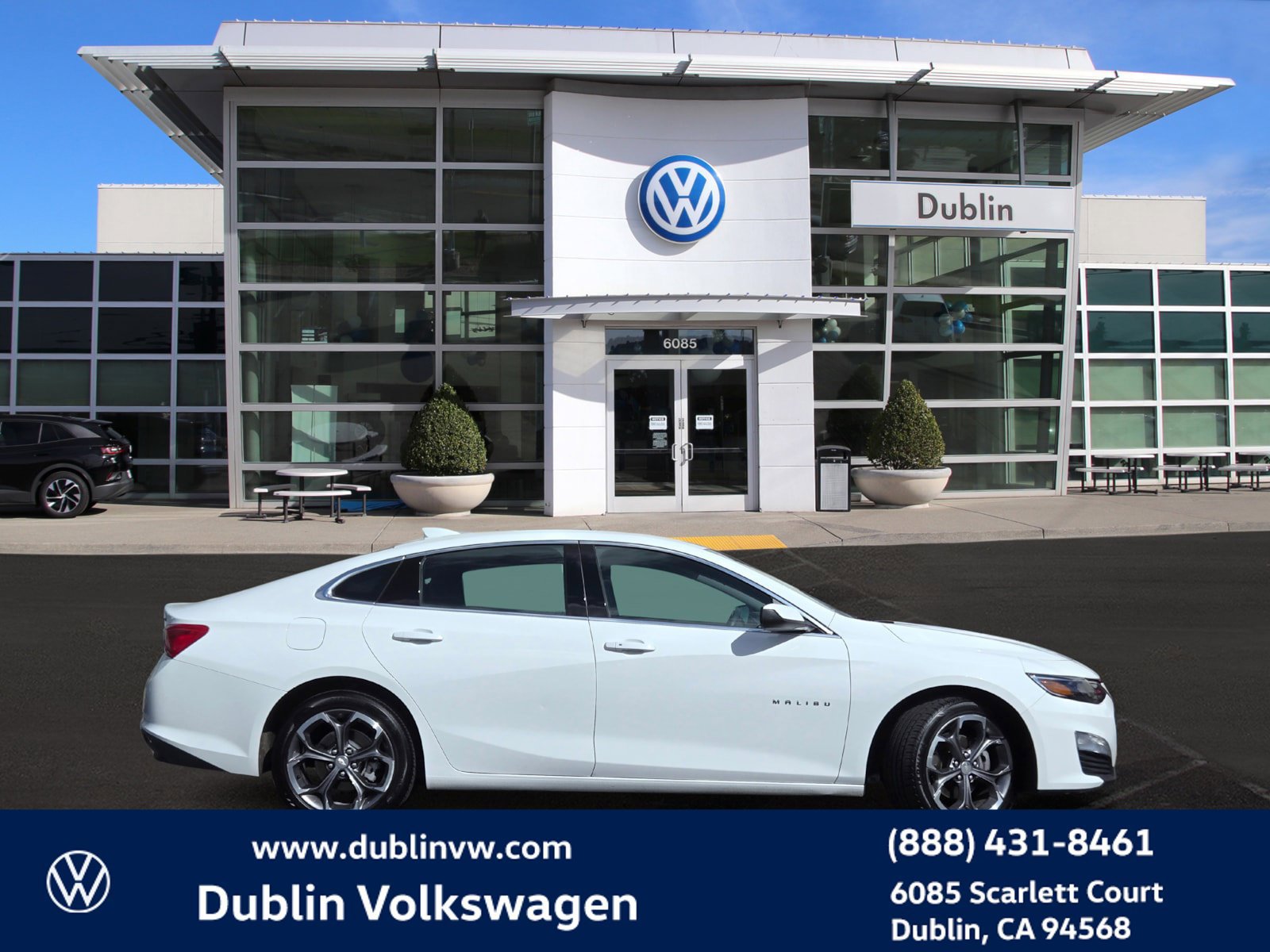 Used 2023 Chevrolet Malibu LT FWD image 3