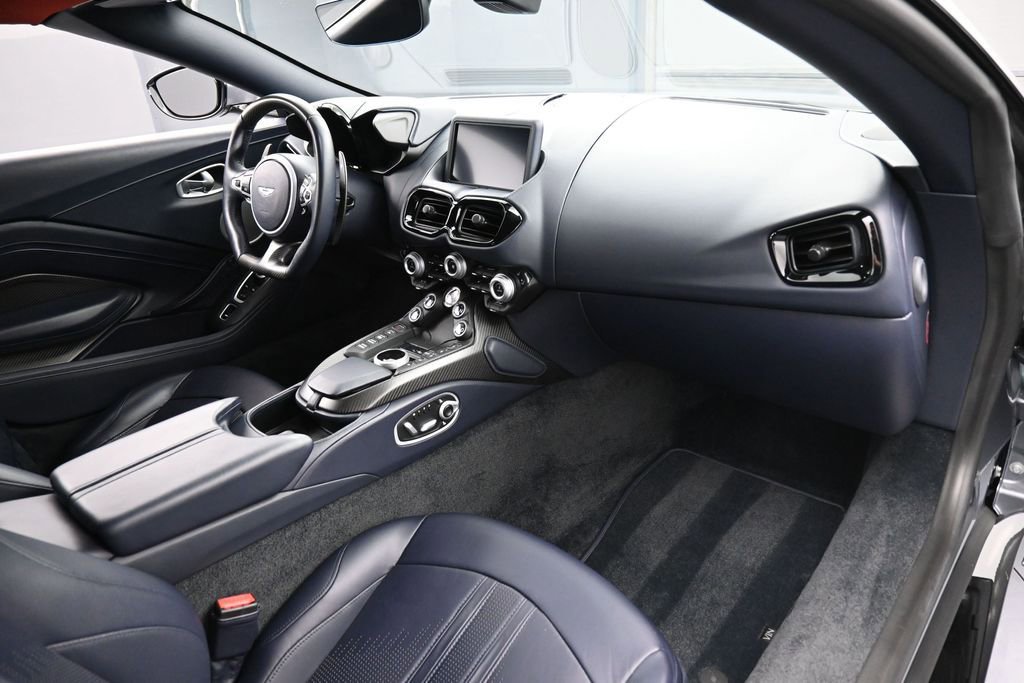 Used 2021 Aston Martin V8 Vantage Roadster RWD image 23