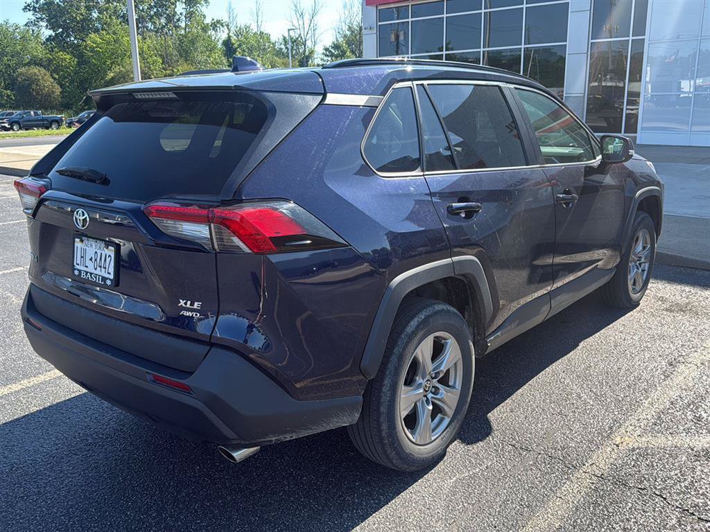 Used 2022 Toyota RAV4 XLE w/ Convenience Package AWD/4WD image 2