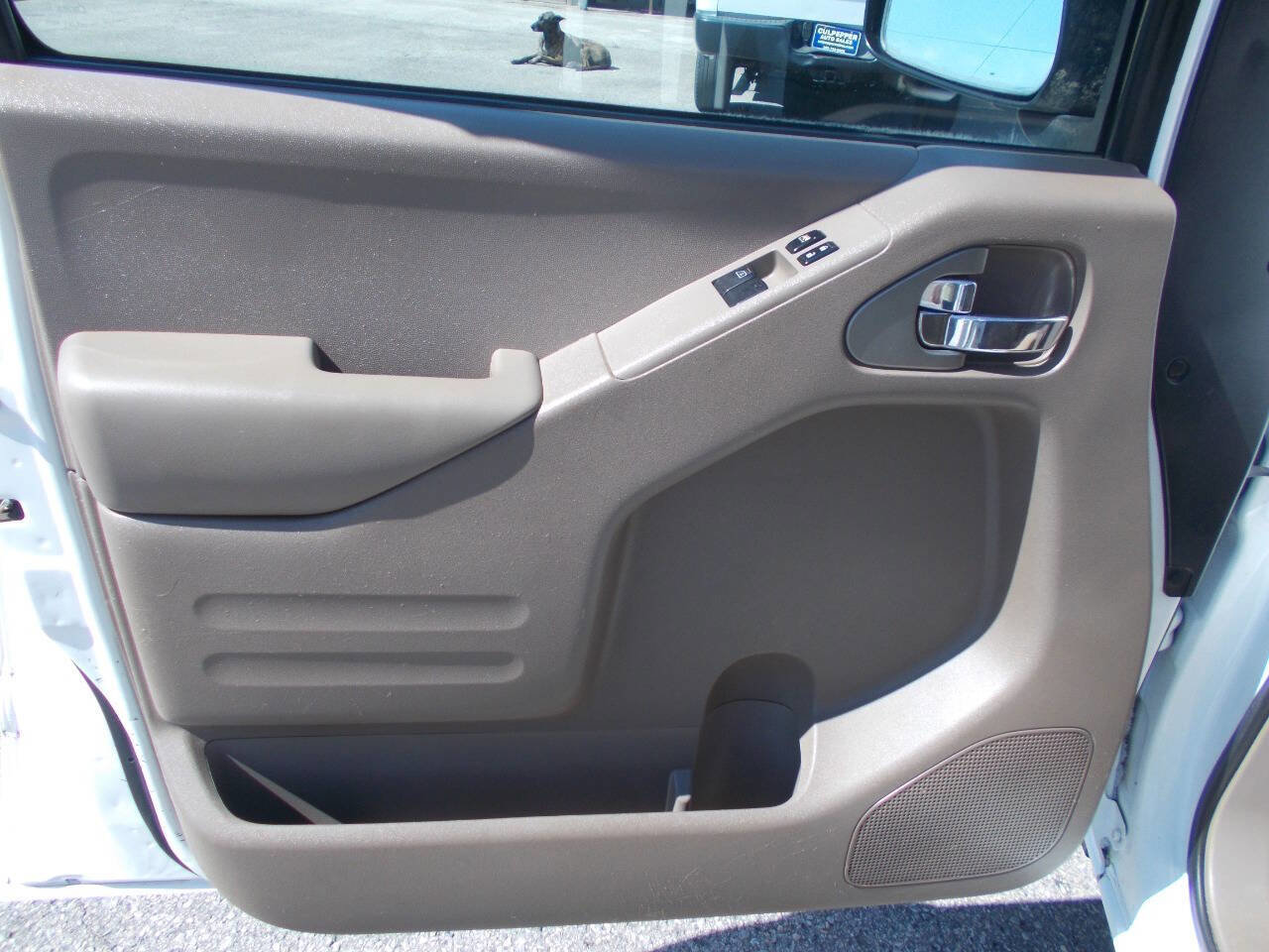 Used 2016 Nissan Frontier SV AWD/4WD image 13