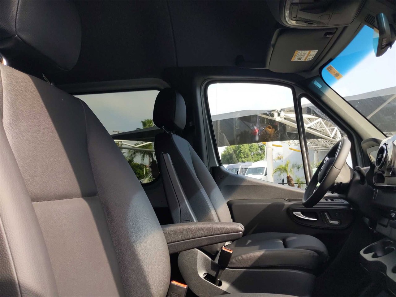 New 2025 Mercedes-Benz Sprinter 2500 image 9