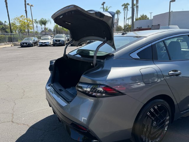 New 2027 Nissan Sentra SR w/ SR Premium Package FWD image 8