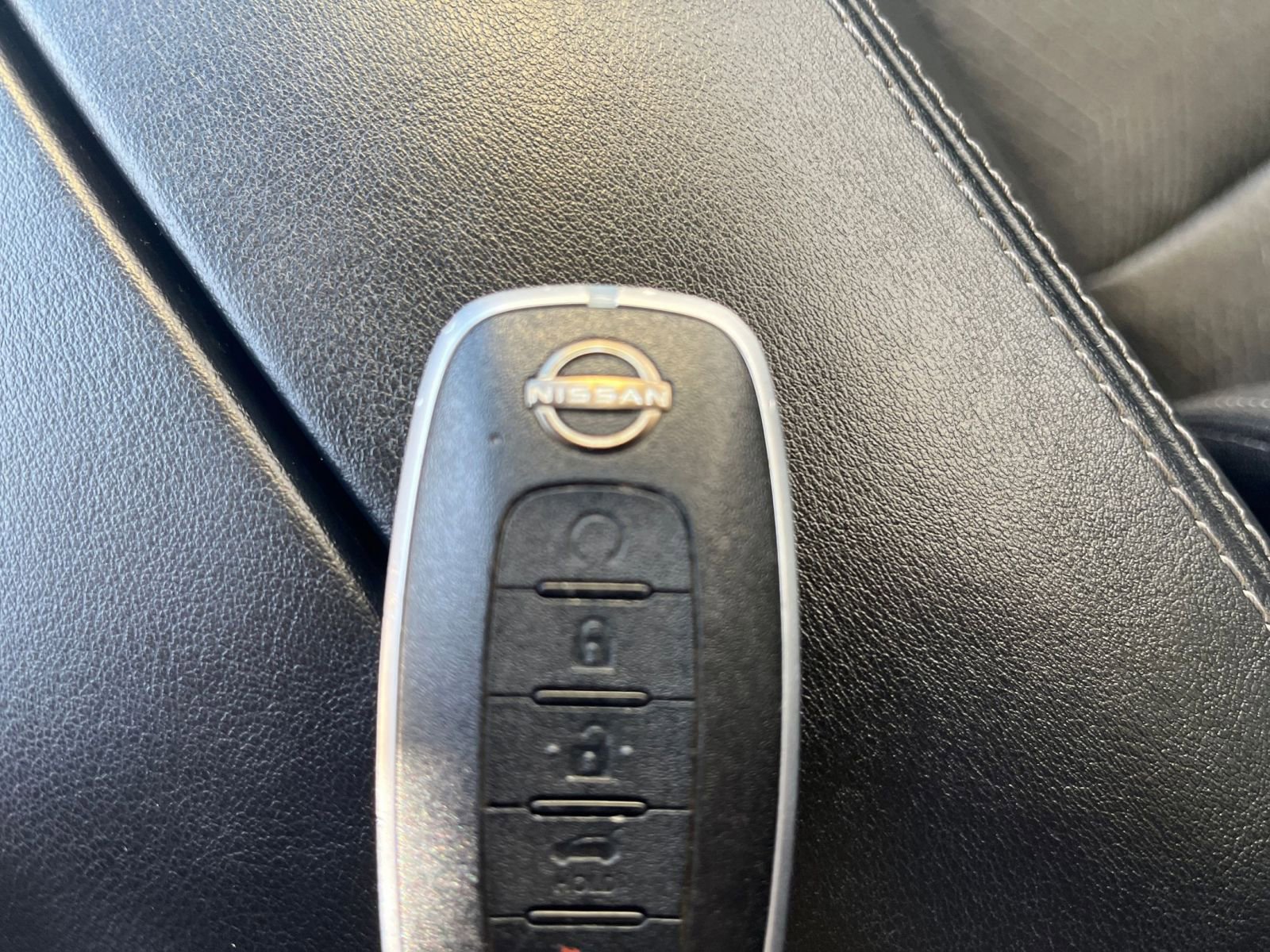 Used 2024 Nissan Rogue SV image 27