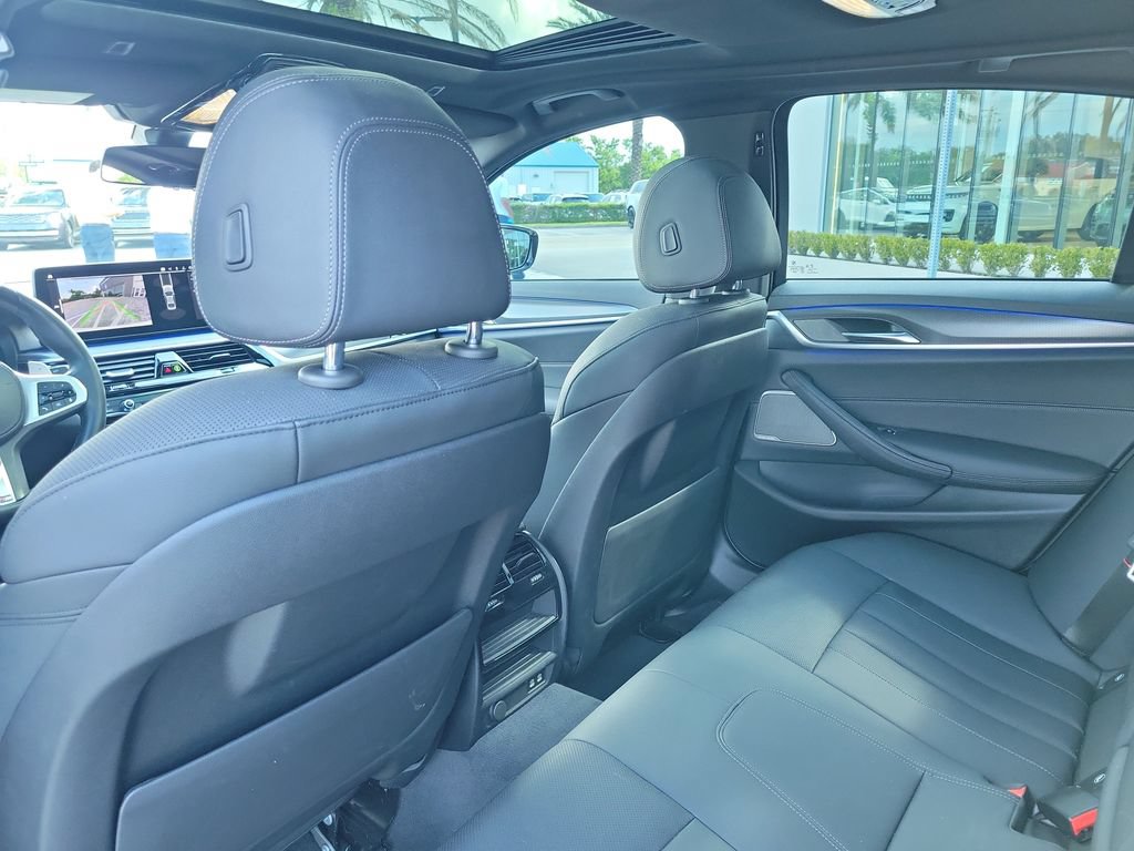 Used 2022 BMW 540i w/ M Sport Package RWD image 17