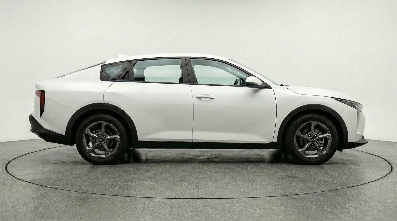 Used 2025 Kia K4 LXS image 11