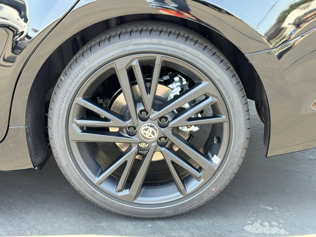 New 2026 Toyota Camry Hybrid FWD image 17