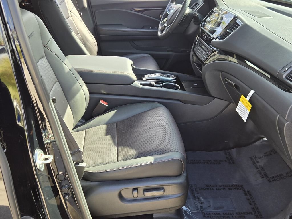Used 2024 Honda Ridgeline Black Edition image 17