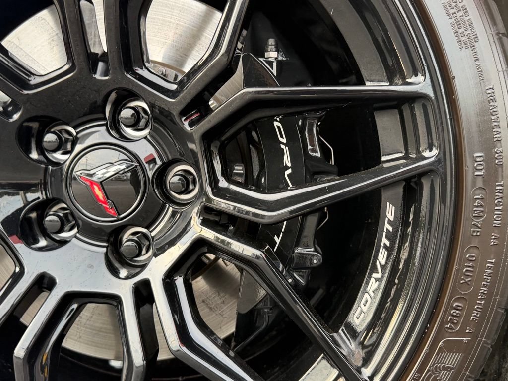 Used 2024 Chevrolet Corvette Z06 RWD image 7