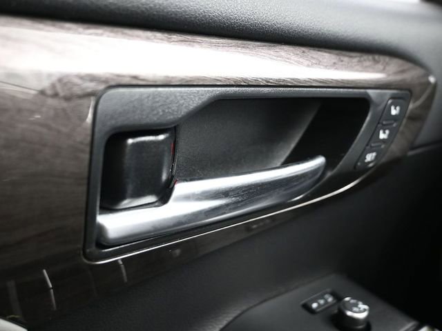 Used 2023 Toyota Highlander Platinum FWD image 30