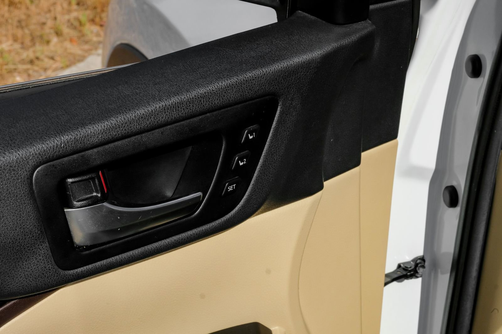 Used 2019 Toyota Highlander Limited FWD image 52
