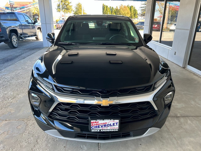 Used 2025 Chevrolet Blazer LT AWD/4WD image 3