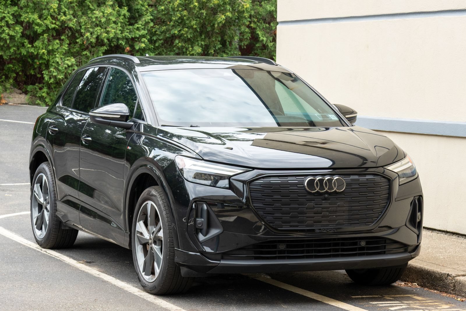 Used 2023 Audi Q4 e-tron Premium Plus w/ Premium Plus AWD/4WD image 14