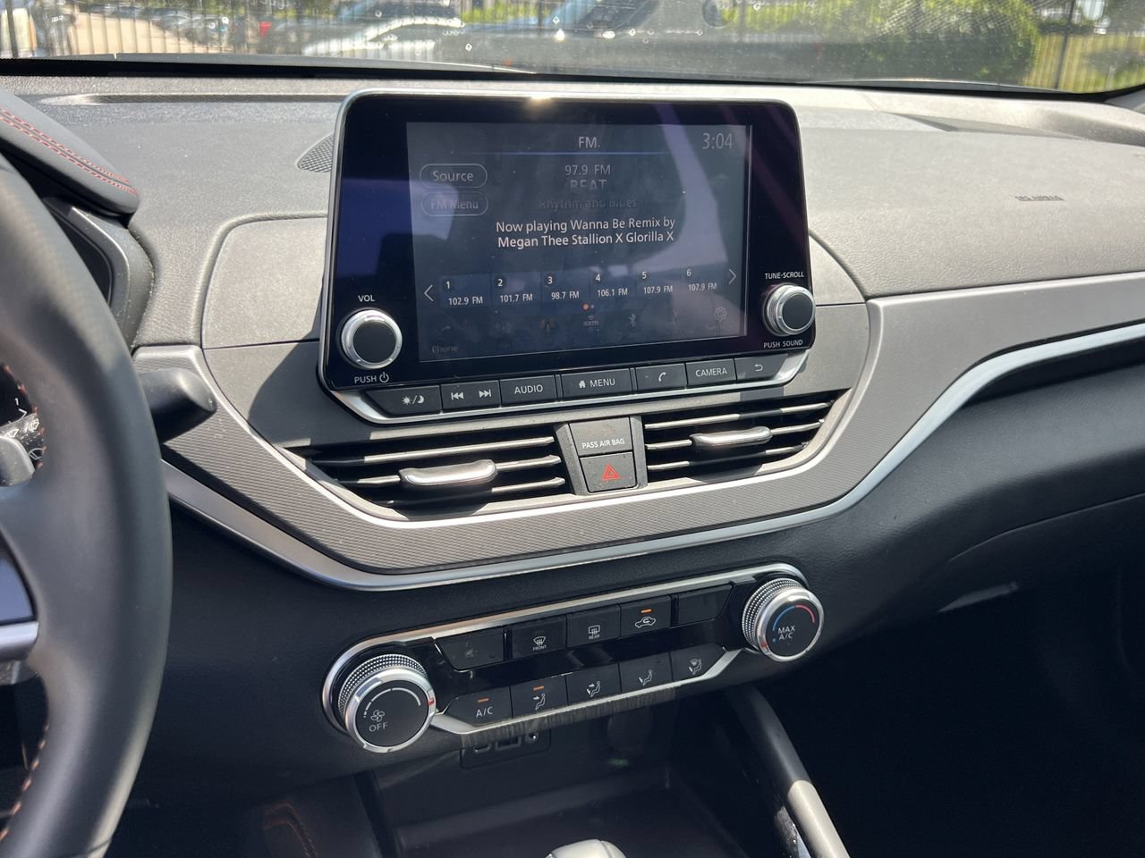 Certified 2025 Nissan Altima 2.5 SR FWD image 9
