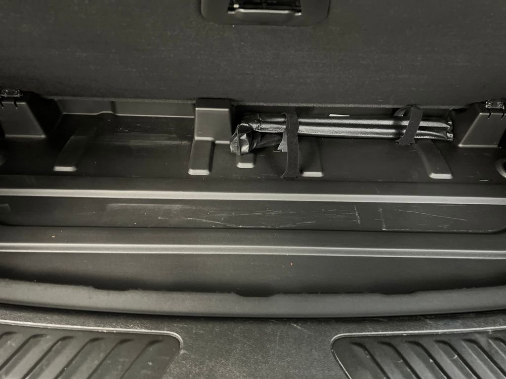 Used 2025 Chevrolet Tahoe LT image 39