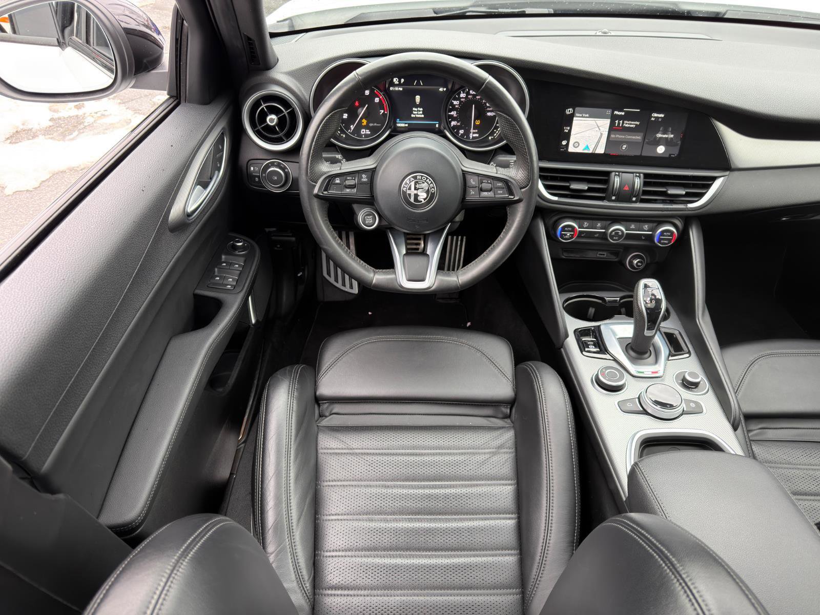 Used 2022 Alfa Romeo Giulia Veloce image 24