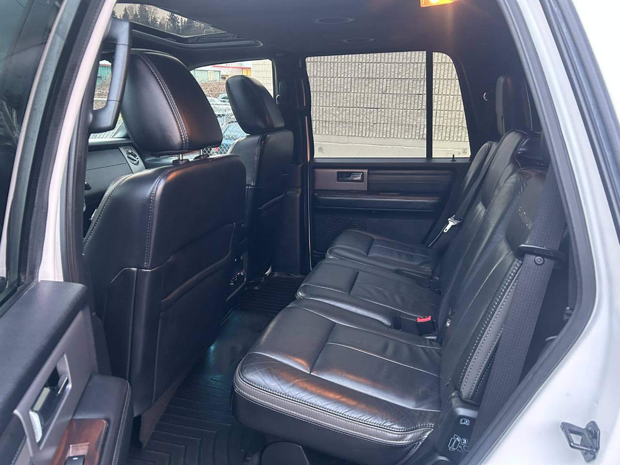 Used 2016 Ford Expedition Platinum AWD/4WD image 14