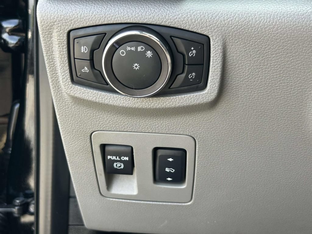 Used 2018 Ford F150 XLT w/ Equipment Group 302A Luxury AWD/4WD image 20