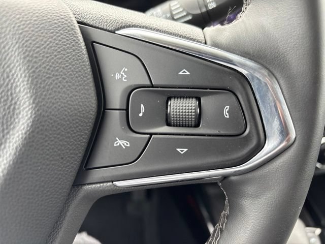 Used 2025 Chevrolet Trax LT w/ Sunroof Package FWD image 18