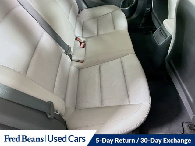 Used 2017 Hyundai Elantra SE image 32