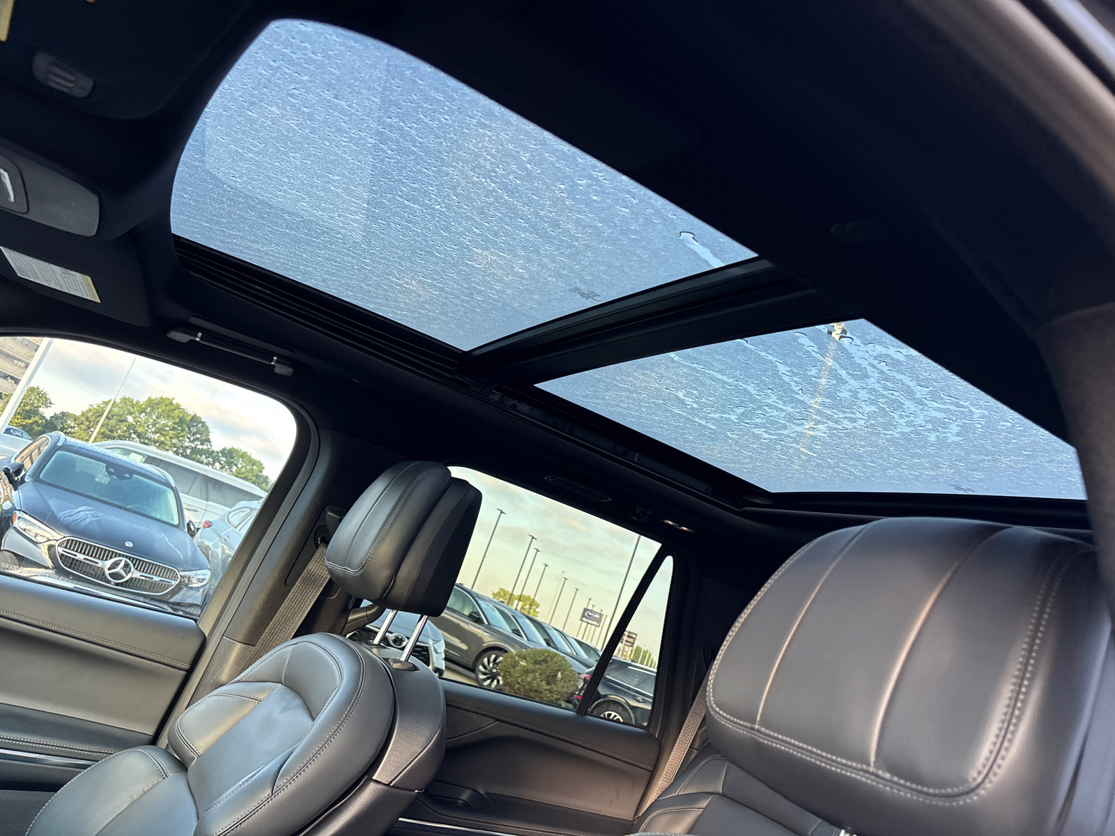 New 2026 Lincoln Navigator Reserve w/ Jet Appearance Package AWD/4WD image 25