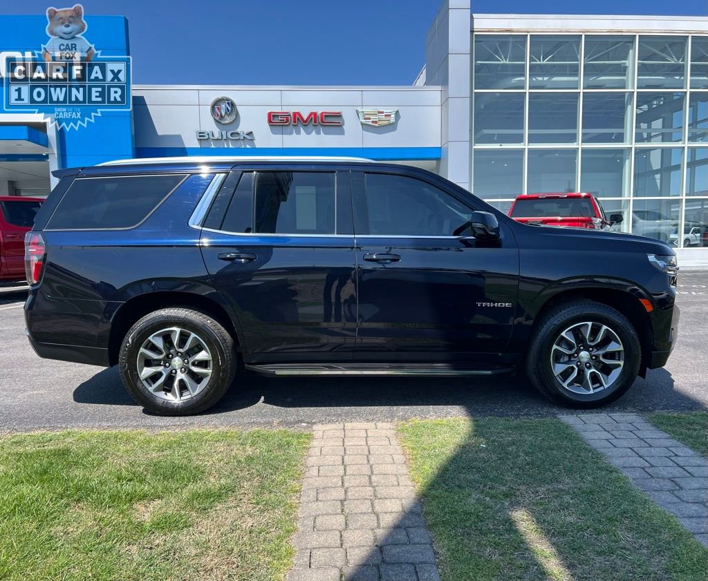 Used 2022 Chevrolet Tahoe LT w/ Luxury Package AWD/4WD image 4