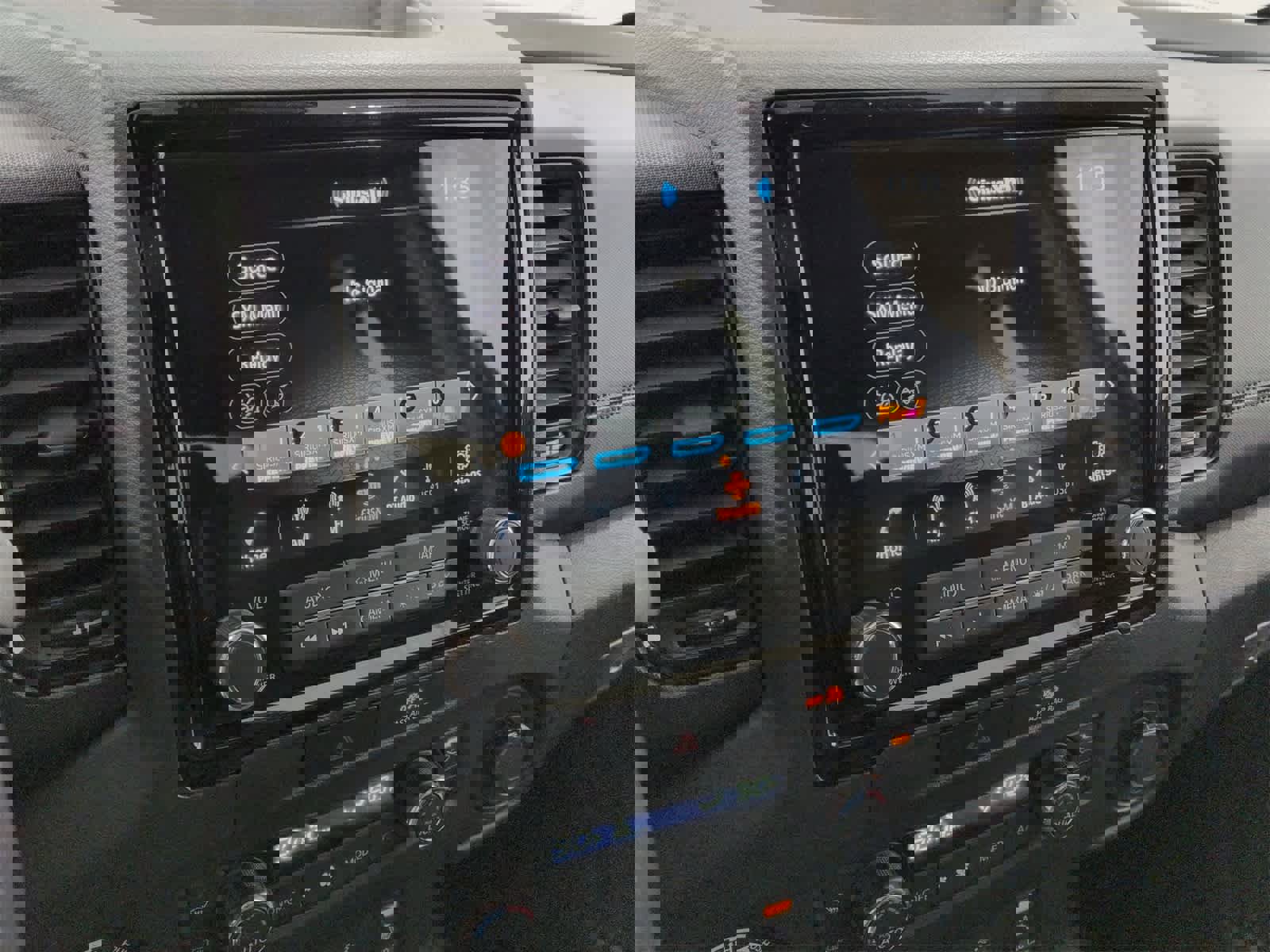 Used 2022 Nissan Frontier PRO-4X w/ Pro-4X Premium Package image 30